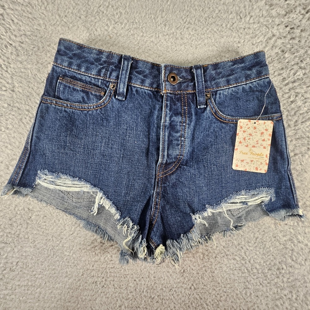Free People Logan Shorts Womens 25 Medium Wash Cut Off Raw Hem 2" Inseam Denim